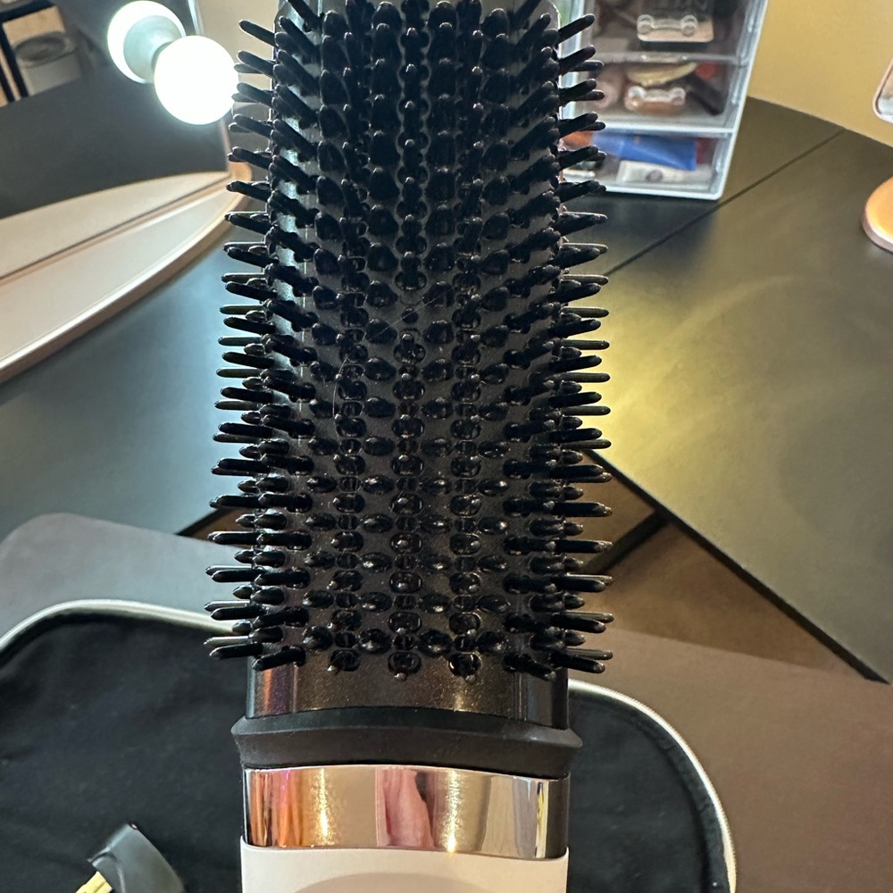 GHD Gold and Black Hair Styling Tool - Picture 3 of 5